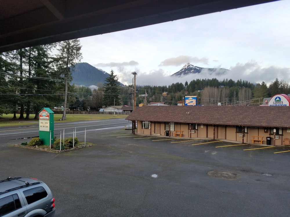 Packwood Inn 47/56