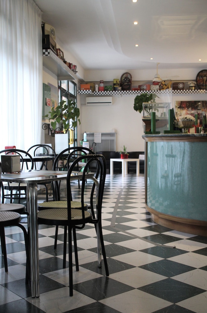 Albergo Moderno 25/33