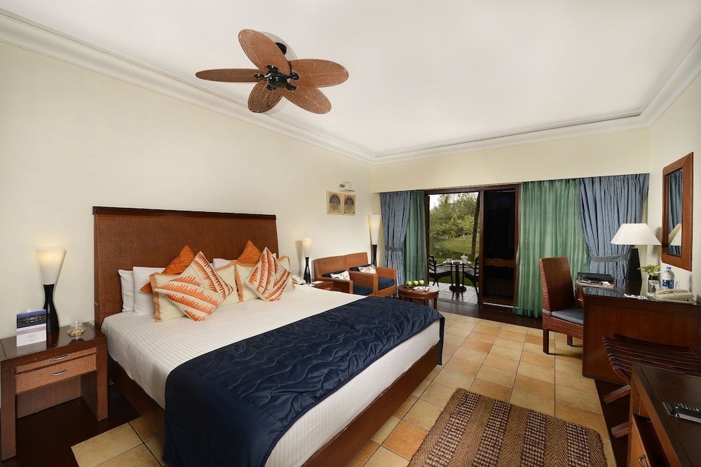 Deluxe, King Bed, Lagoon View