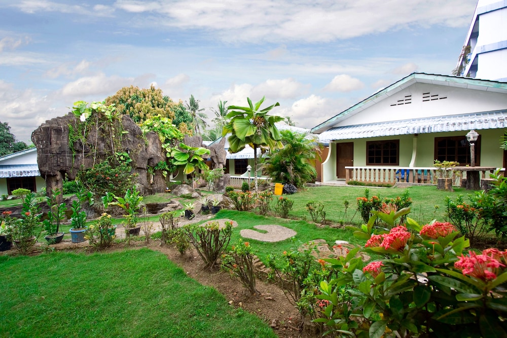 Pelangi Hotel 48/51