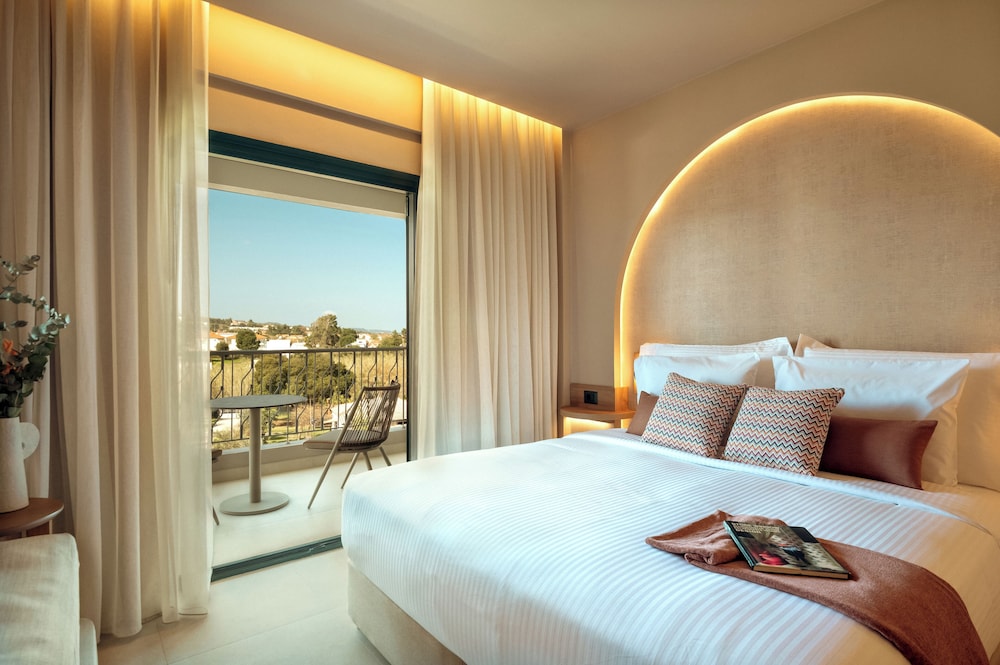 SERENITY, RETREAT, HILL VIEW