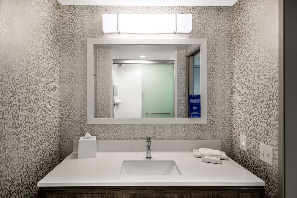 Home2 Suites By Hilton Phoenix Airport North 17/47