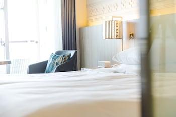 Savvy, Club, Superior, Twin Beds, Beach View