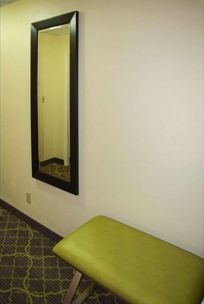 Best Western West Hills Inn Chadron 20/33