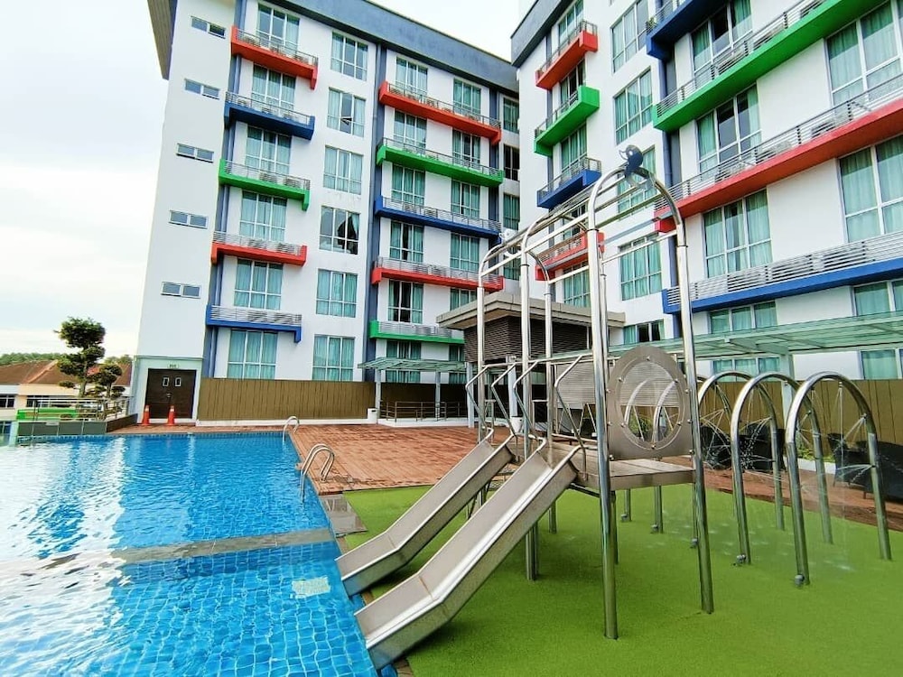 V8 Hotel 29/34