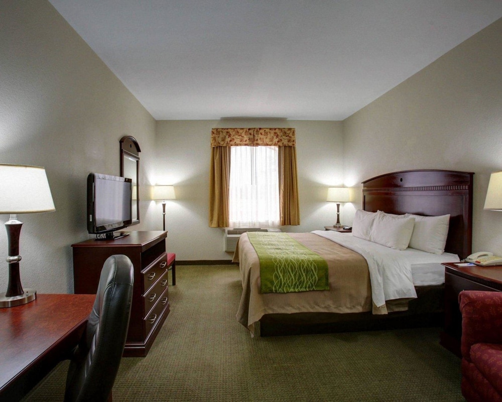 Quality Inn Rockdale TX 12/34