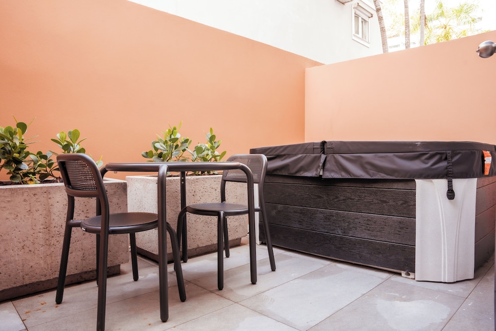 HiBird- Apartment and Suites Hotel 6/50