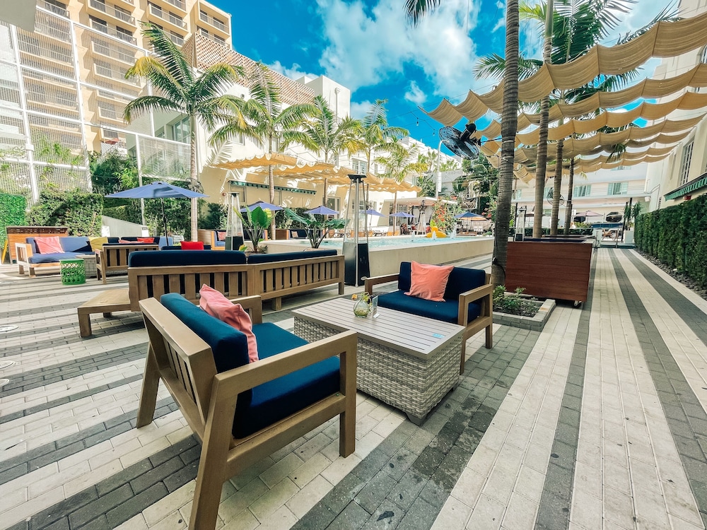 Fairwind Hotel Miami Beach 64/86