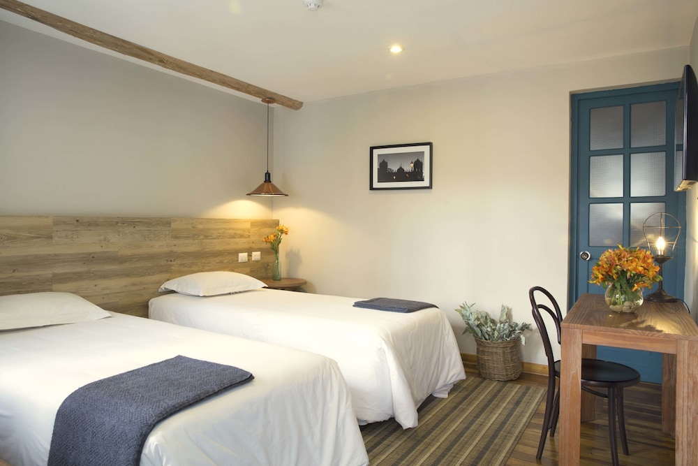 SUPERIOR, TWIN BEDS