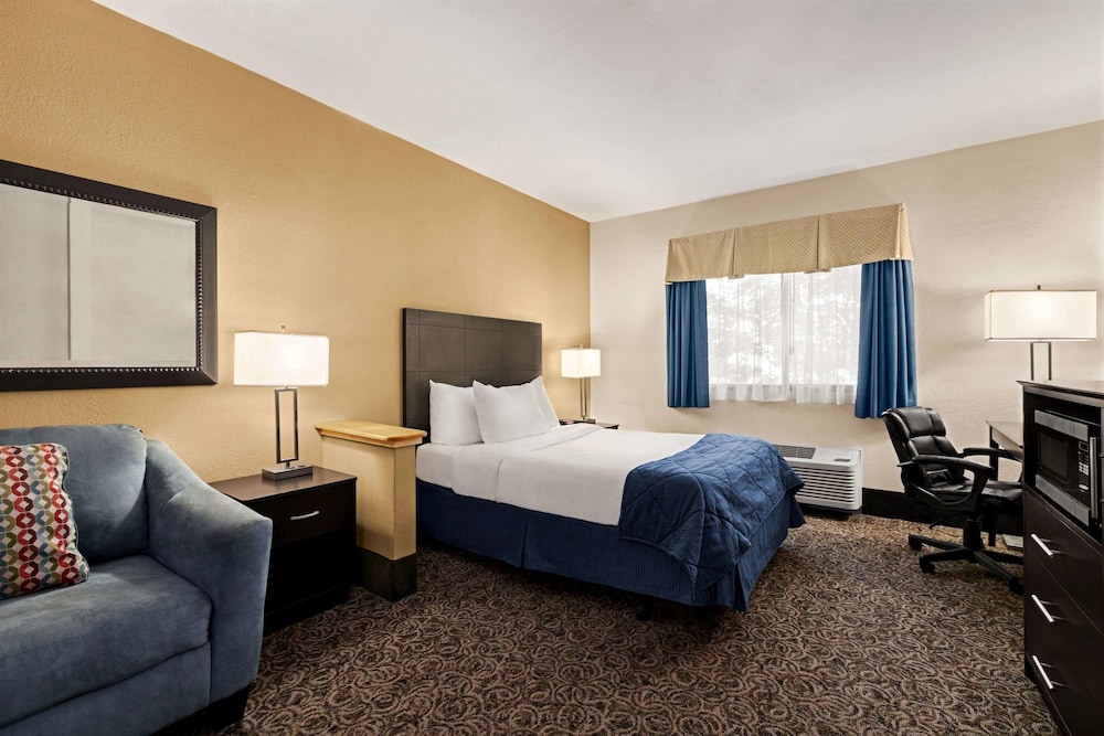 Comfort Inn & Suites Prince George - Fort Lee 24/60