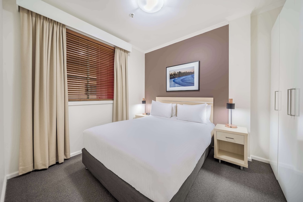 2 Bedrooms, Apartment, King and Twin Beds, City View