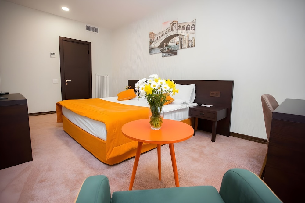 Da Vinci Hotel 35/50