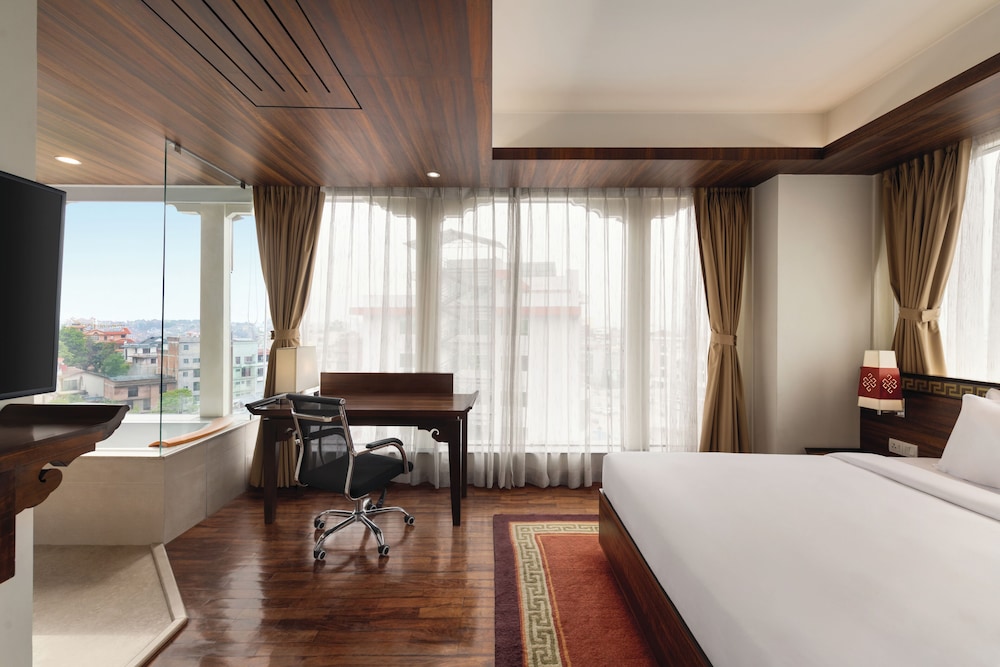 JUNIOR SUITE, KING BED