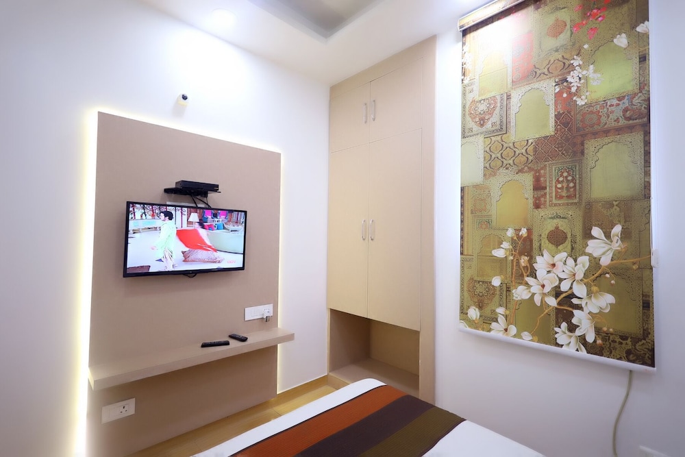 Hotel Krishna Sagar(Raj Nagar) 15/62