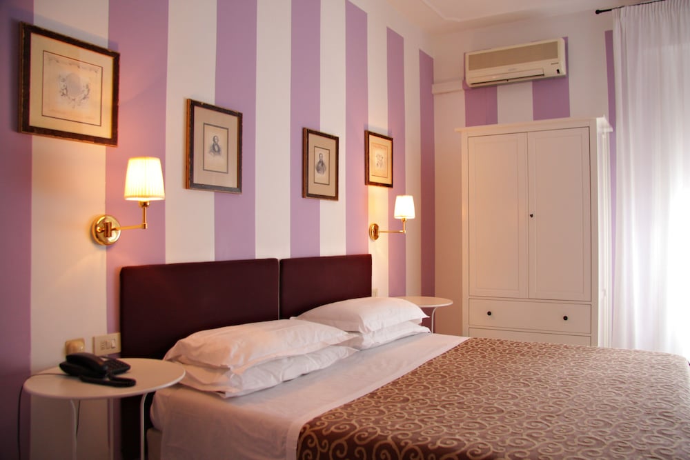 Alex Hotel 5/33