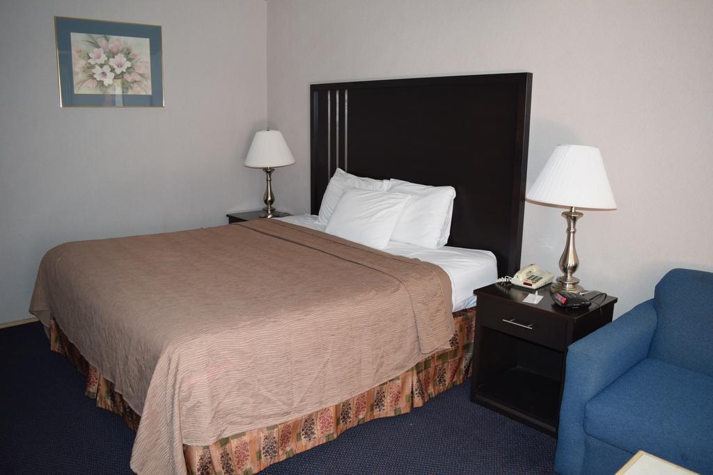 Valley Oaks Inn Woodland 12/25