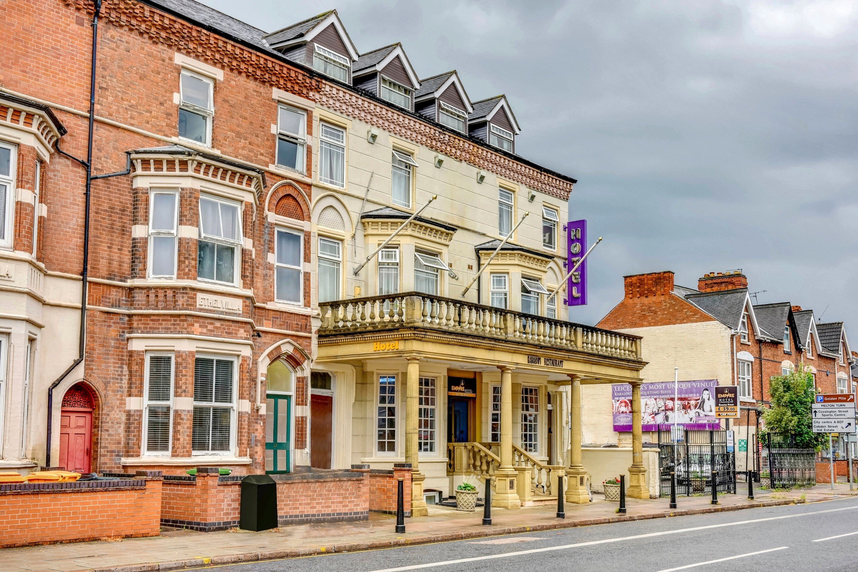 Empire Hotel 41/41