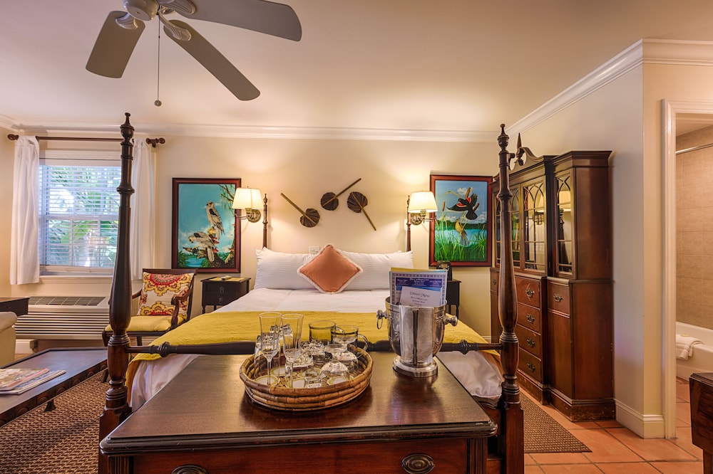 The Caribbean Court Boutique Hotel 59/83