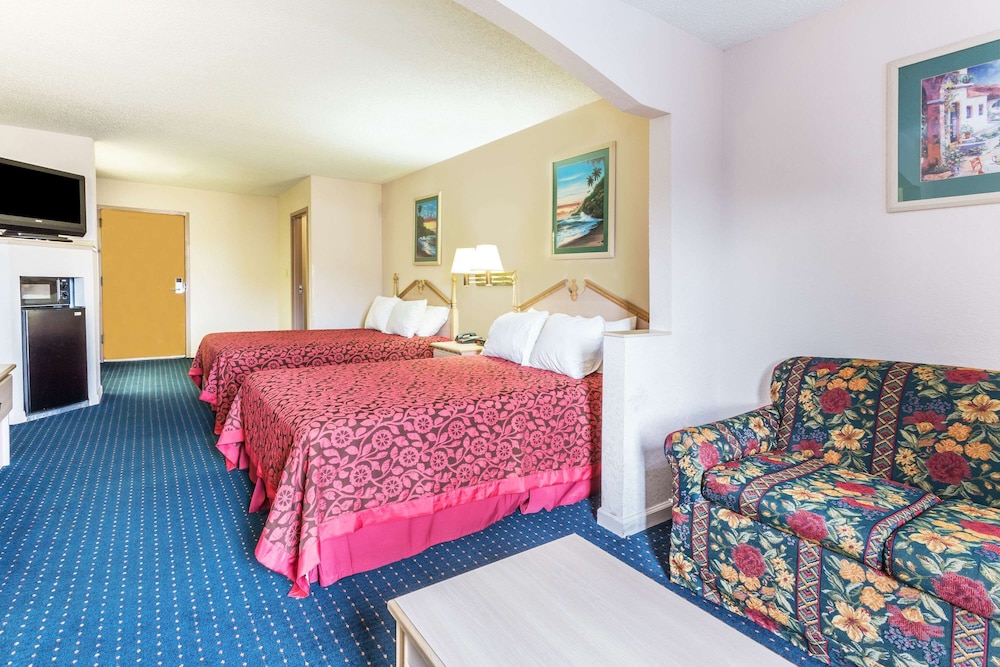 Days Inn By Wyndham Panama City/Callaway 14/26