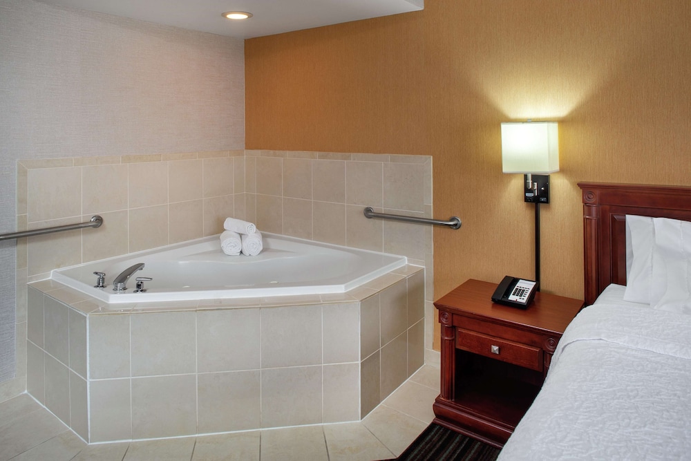 Hampton Inn & Suites By Hilton Toronto Airport 10/39