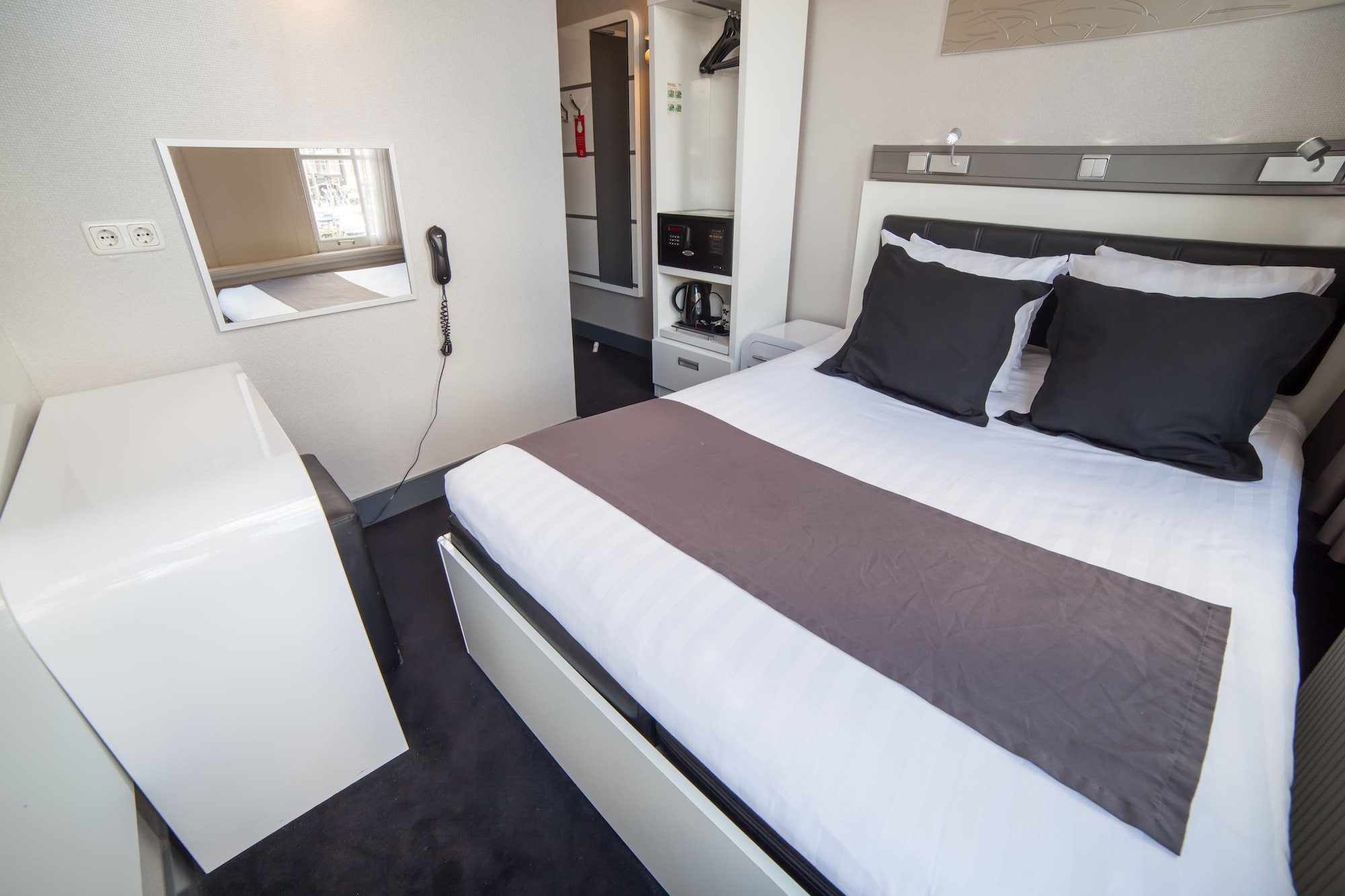 STANDARD, DOUBLE BED
