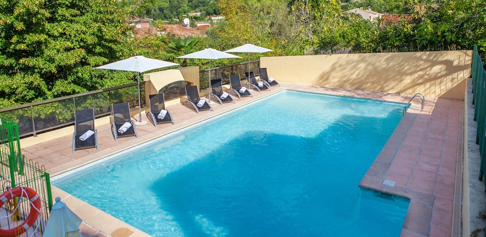 Le Club Mougins 42/50