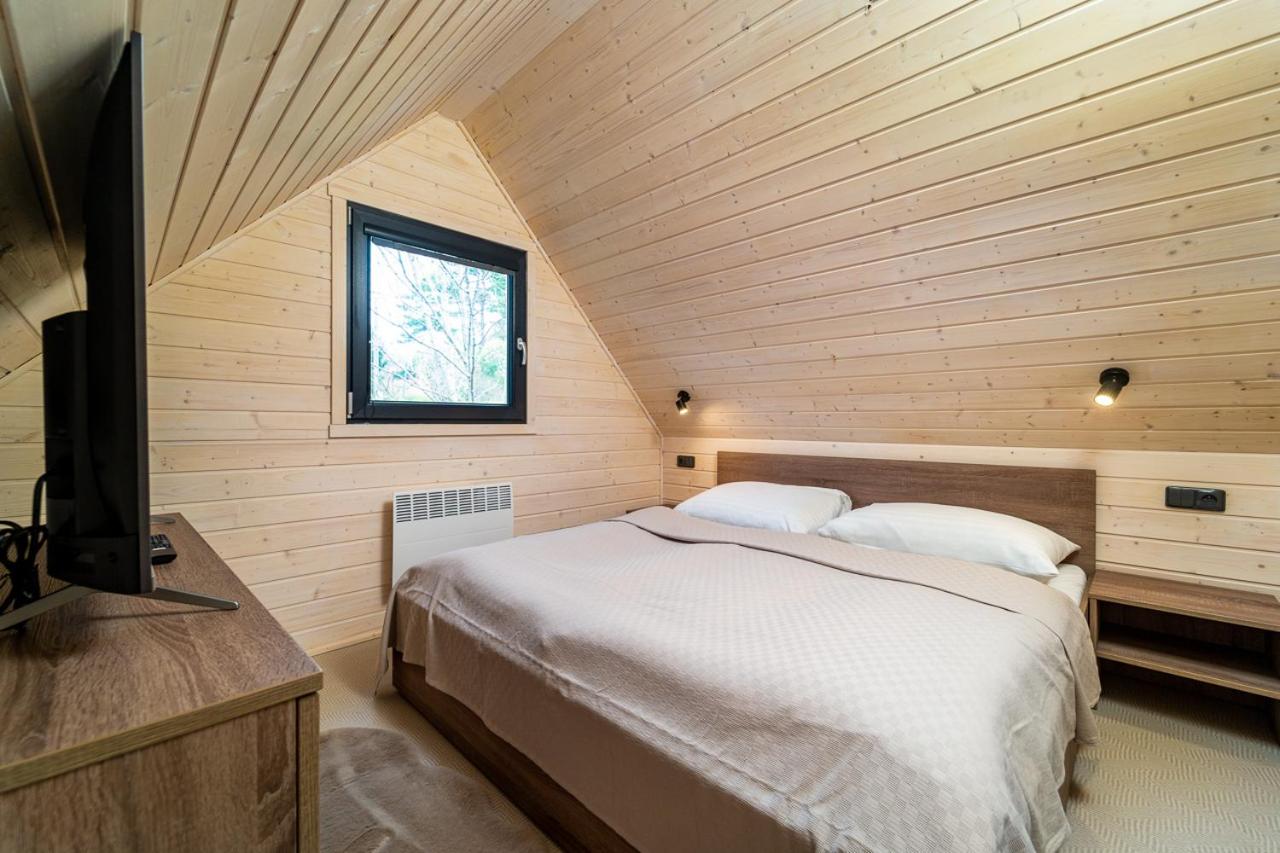 2 Bedrooms, Chalet