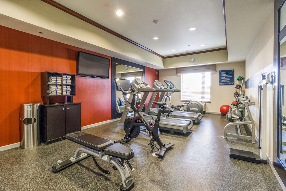 Hampton Inn & Suites Gainesville, TX 17/35