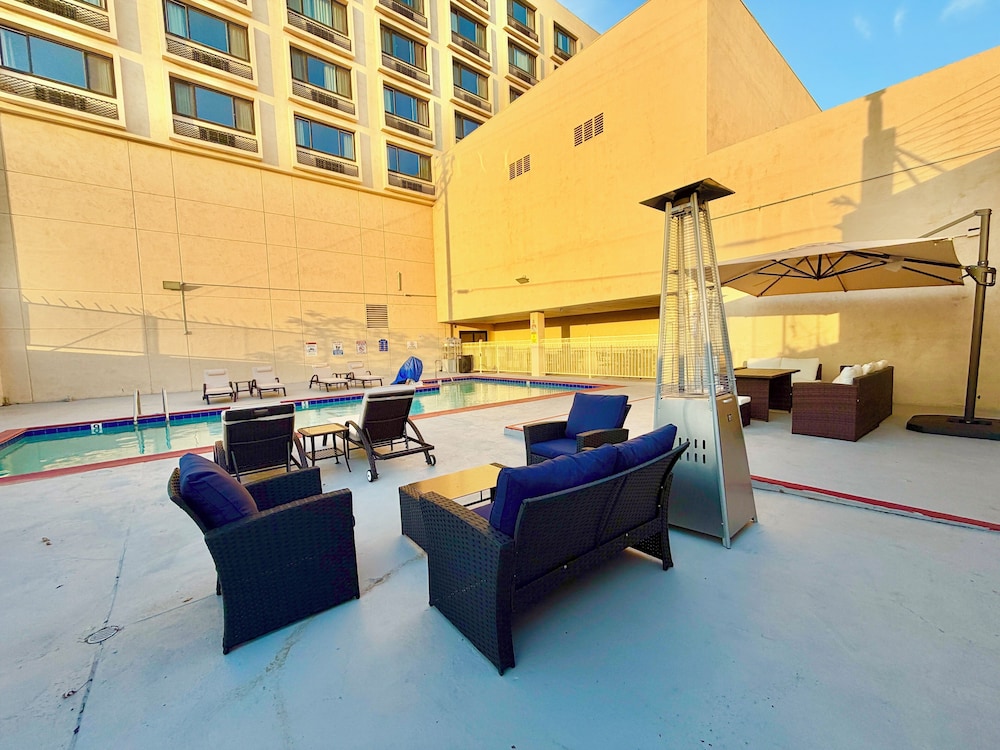Lincoln Hotel Monterey Park Los Angeles 65/74