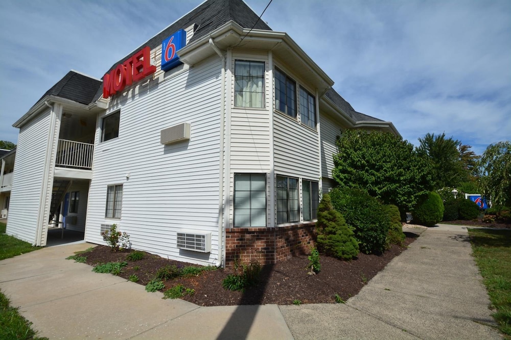 Motel6 Wethersfield, CT - Hartford 54/66