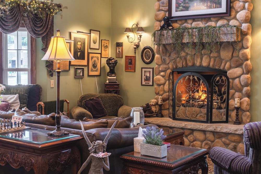 Hearthstone Inn & Suites 38/65