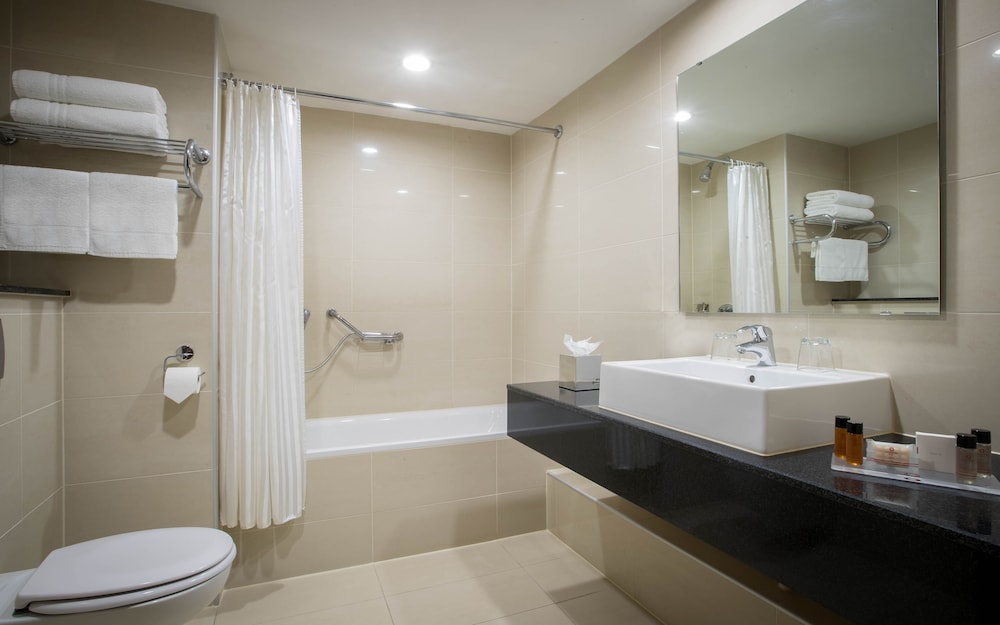 Clayton Whites Hotel 47/48