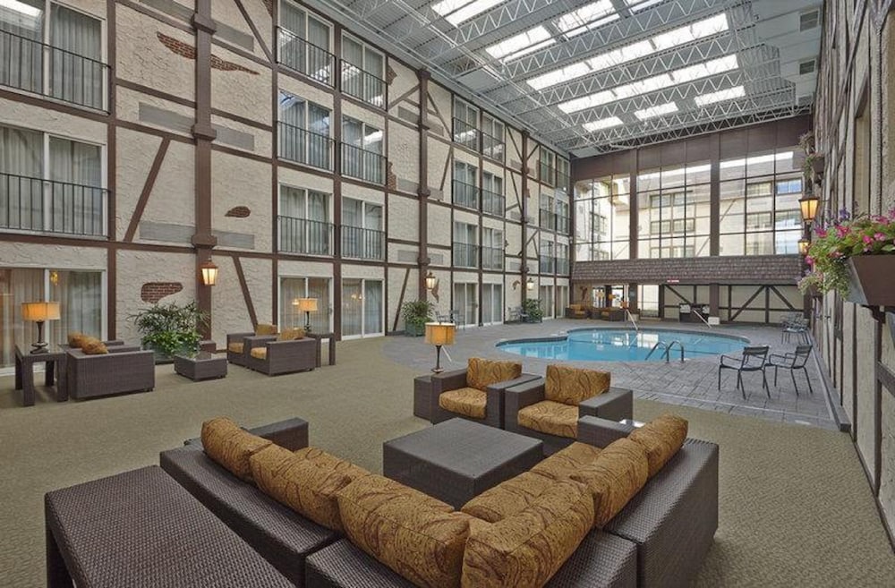 Best Western Plus the Normandy Inn Suites 24/31