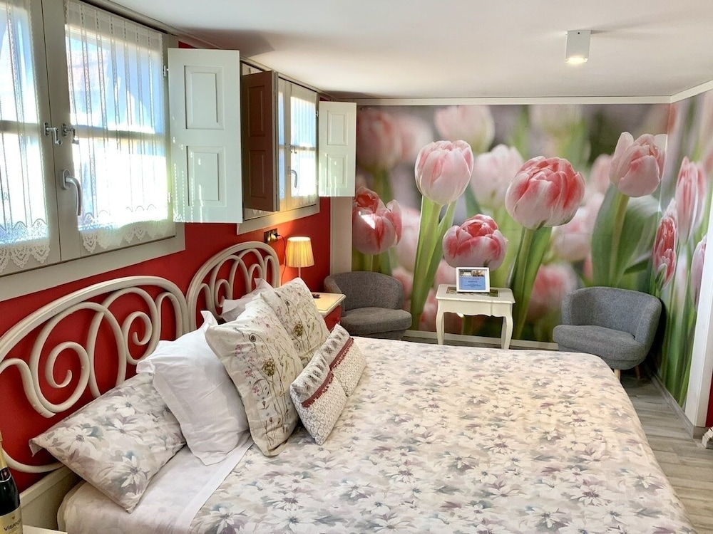 Suites con Jacuzzi Santillana 26/45