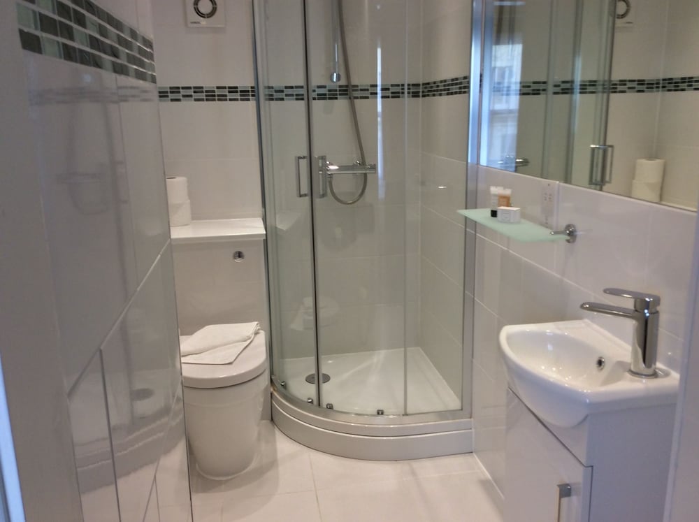 Reem Hotel 62/65