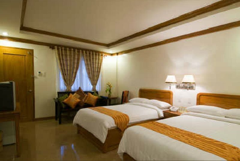 Grand Boracay Resort 10/19