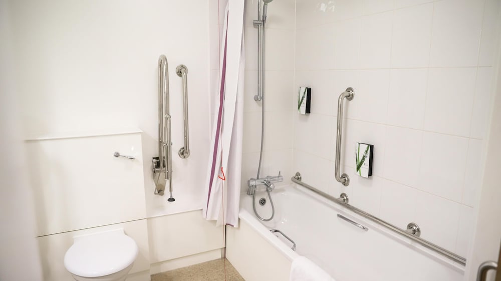 Premier Inn Swindon West 51/53