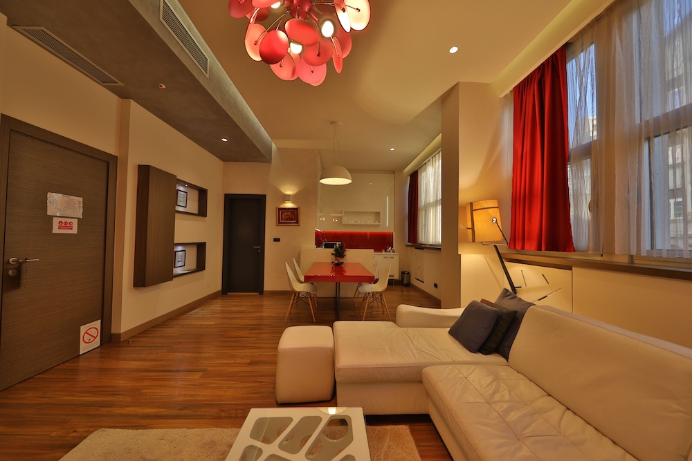 Atera Business Suites 33/42