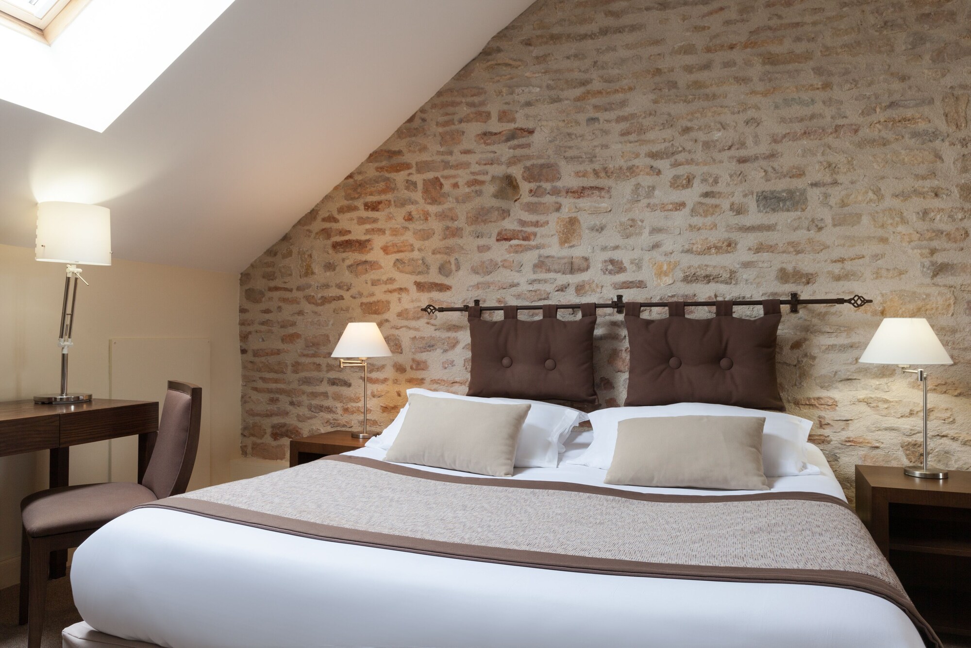 غرفة سوبيريور بسرير كينج، Hotel The Originals de la Paix Beaune 3/10