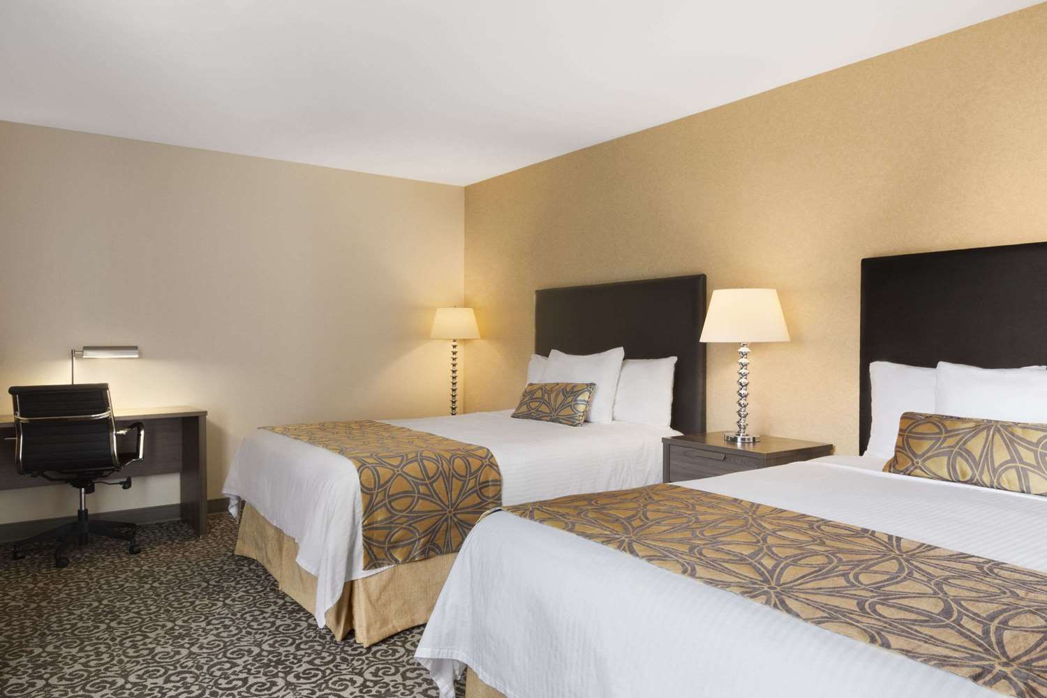 Travelodge by Wyndham Niagara Falls Fallsview 7/15