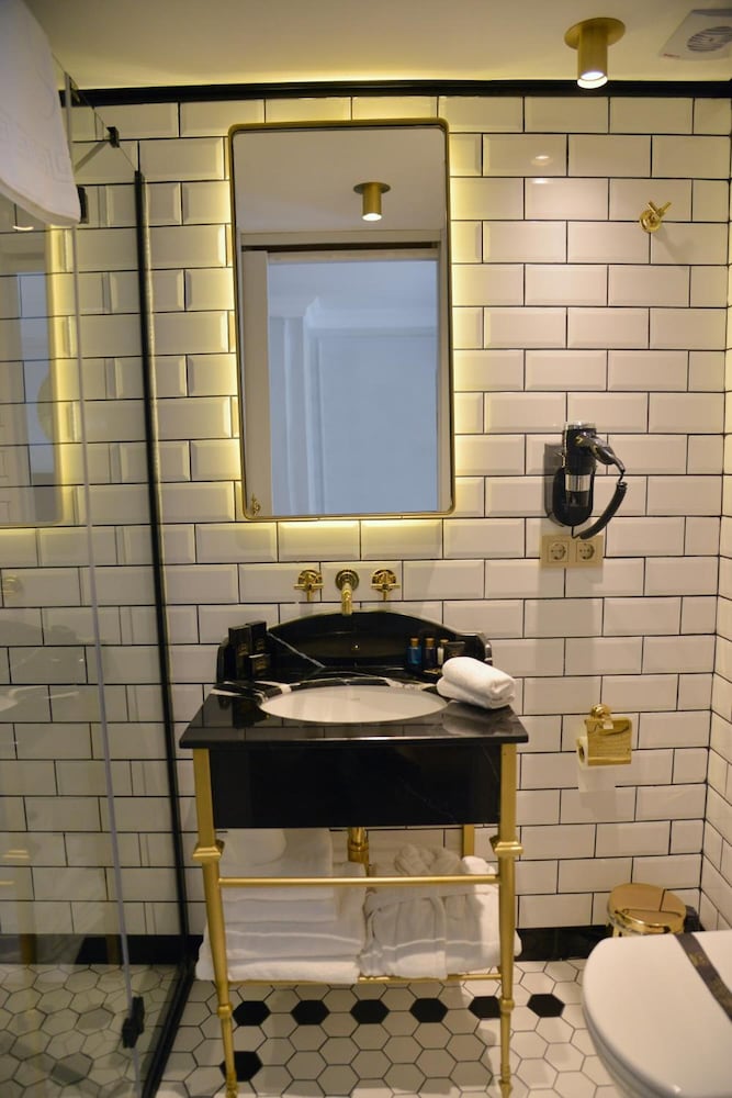 A11 Exclusive Hotel 24/25