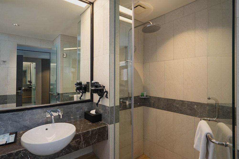 ANARA AIRPORT HOTEL 4/35