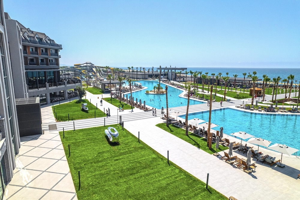 Lago Hotel Ex Azura Deluxe Resort & Aqua Sorgun 44/50