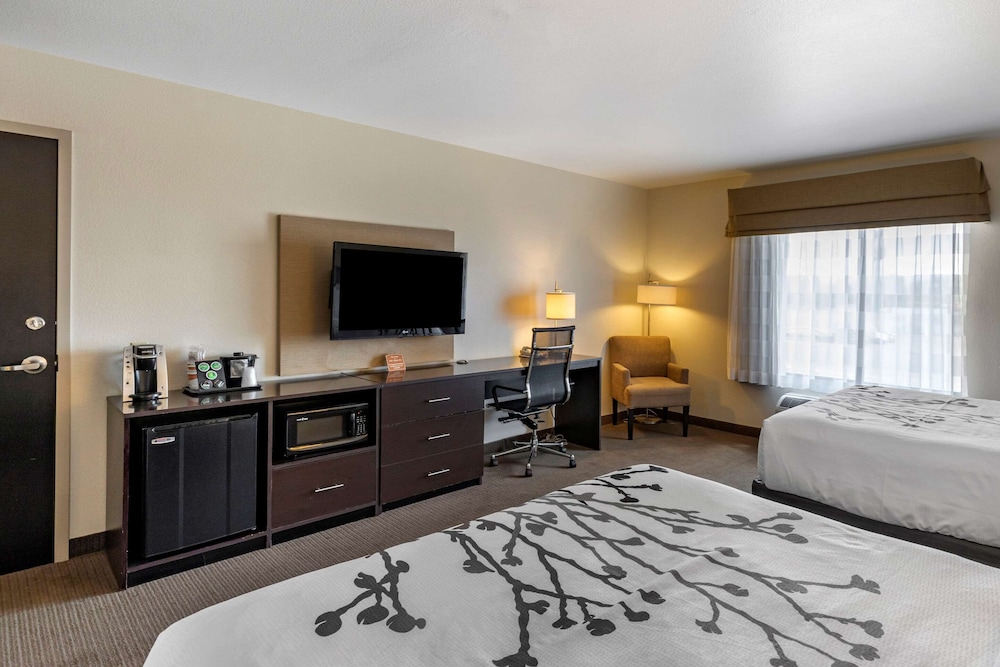 Sleep Inn & Suites Miles City I-94 11/39