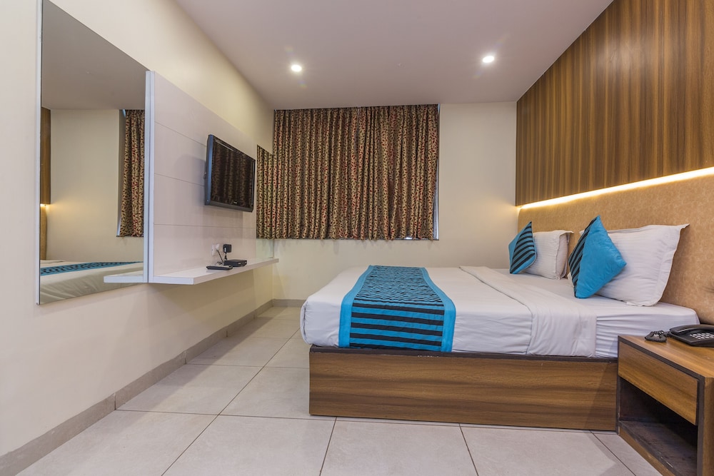 RUPAM HOTEL 18/72