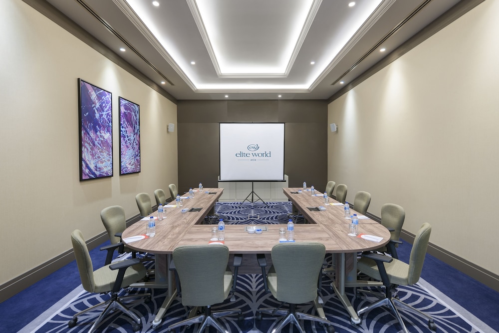 Elite World Grand Istanbul Kucukyali Hotel 60/68