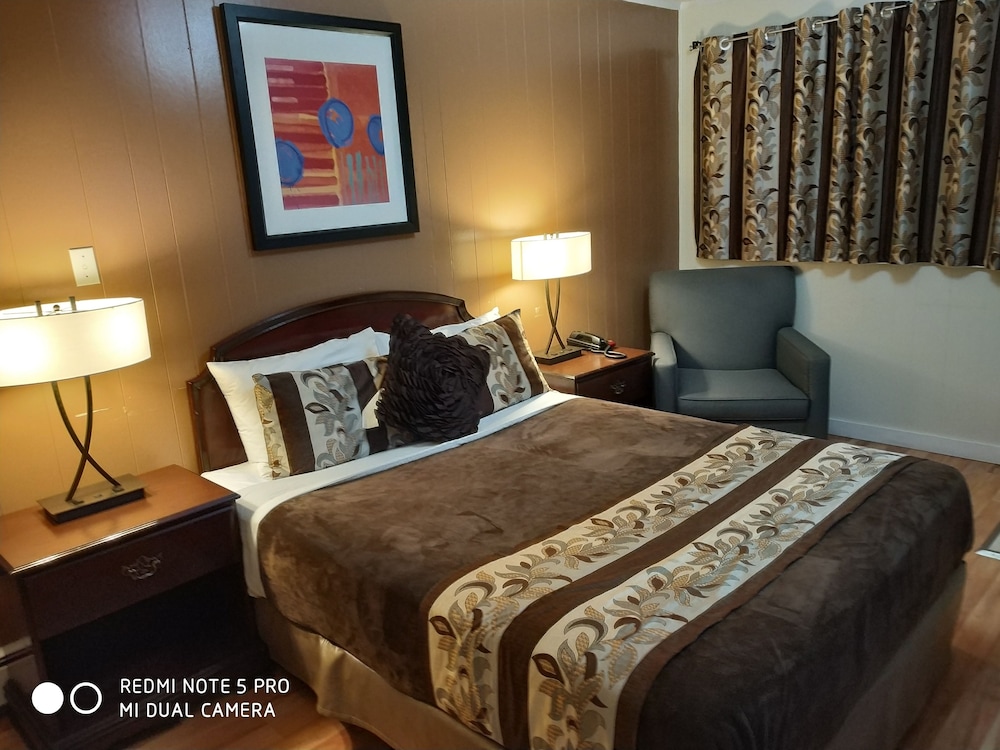 Parkway Motel & European Lodges 26/64