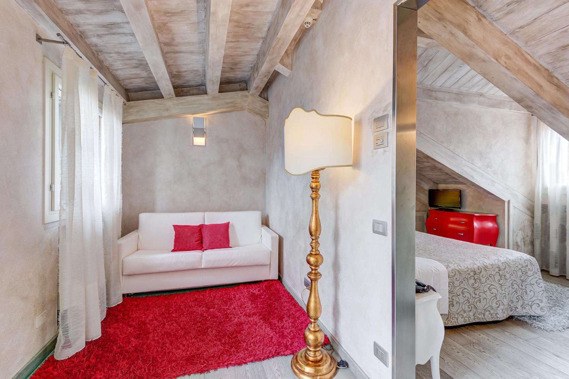 Elegant, Family Suite, Annex، Antiche Figure 5/10