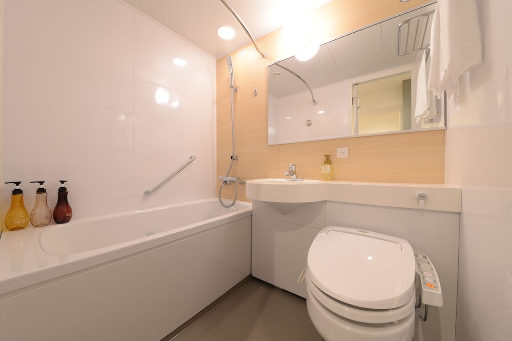 Vessel Inn Shinsaibashi 24/56