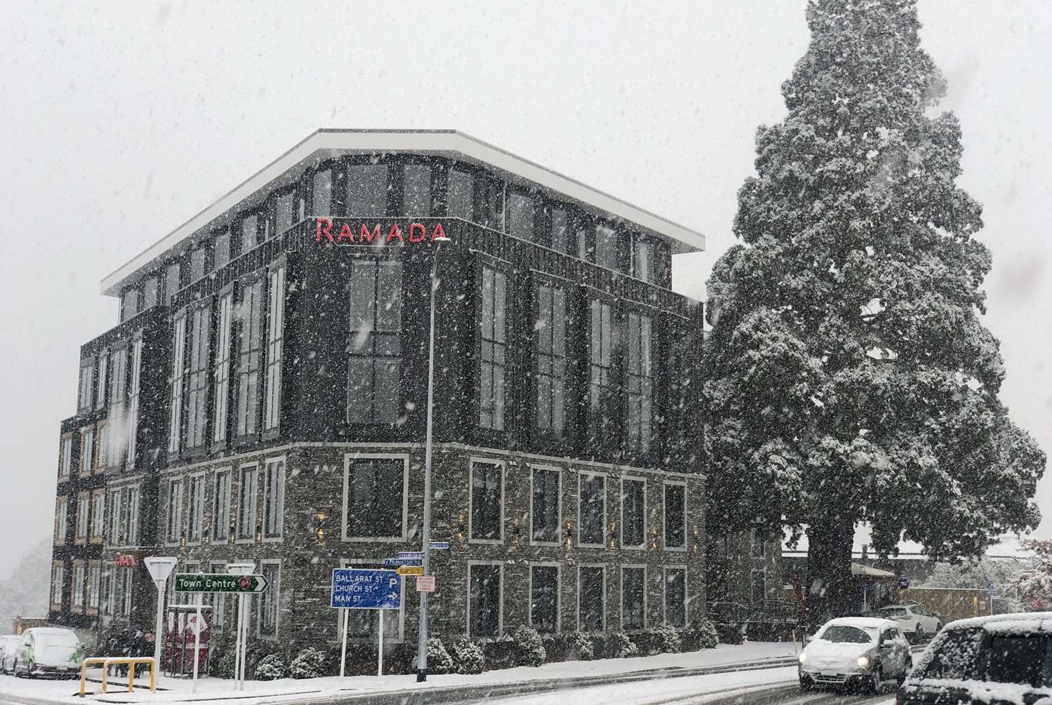 Ramada By Wyndham Queenstown Central photo1